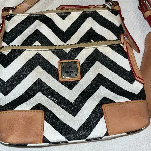 EUC, Dooney & Bourke, Black & White with Camel Chevron Pattern Leather Crossbody - Picture 3 of 14
